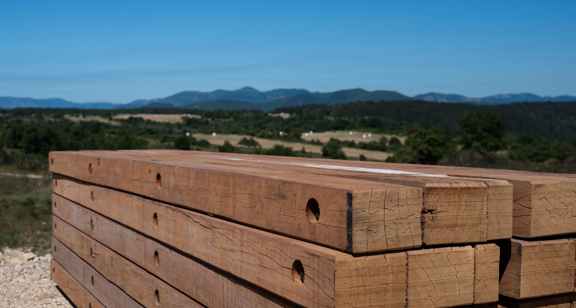 Stock de platelages lourds en azobé EKKIRENT